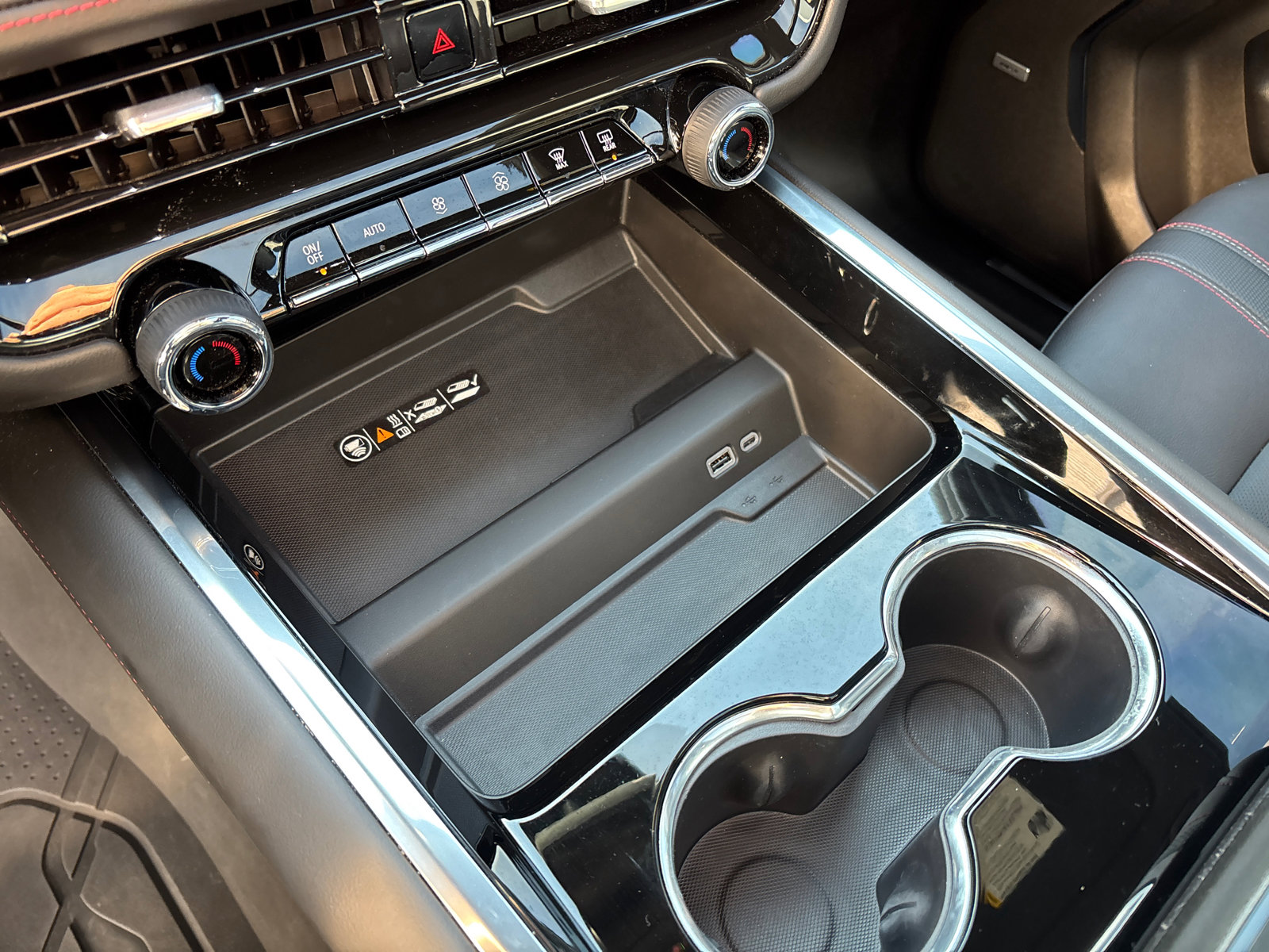 Used 2025 Chevrolet Tahoe RST w/ Comfort Package image 24