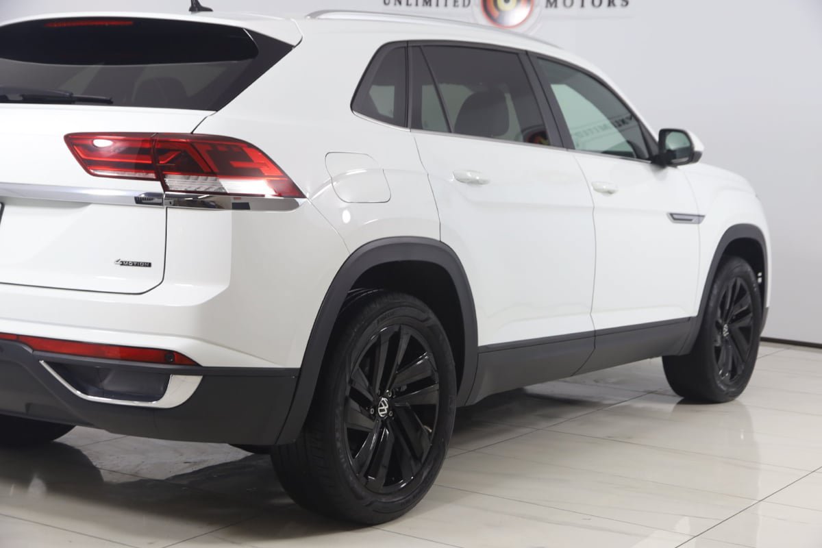 Used 2023 Volkswagen Atlas Cross Sport SE w/ Black Wheel Package AWD/4WD image 37