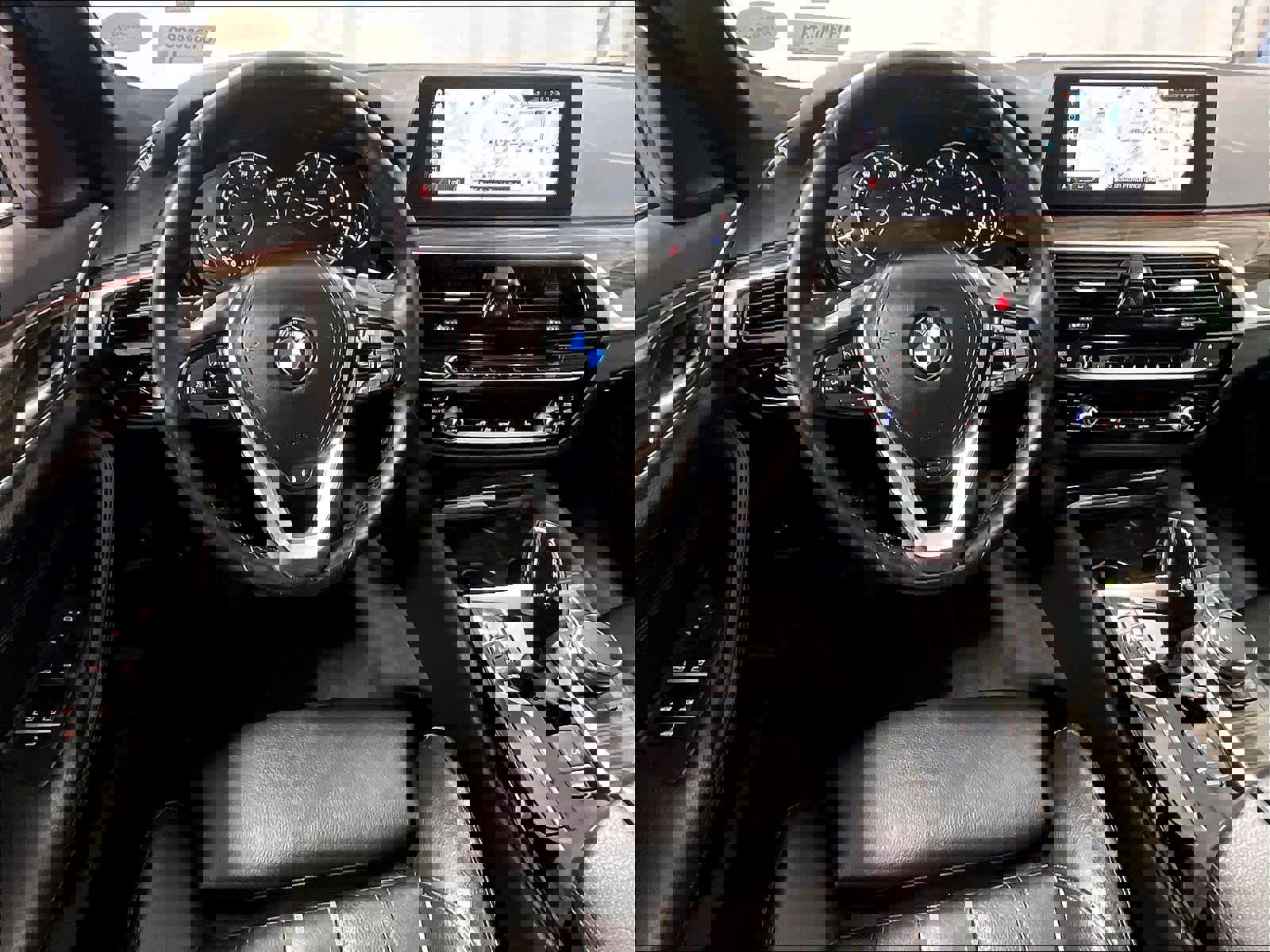 Used 2018 BMW 530i xDrive w/ Premium Package image 17