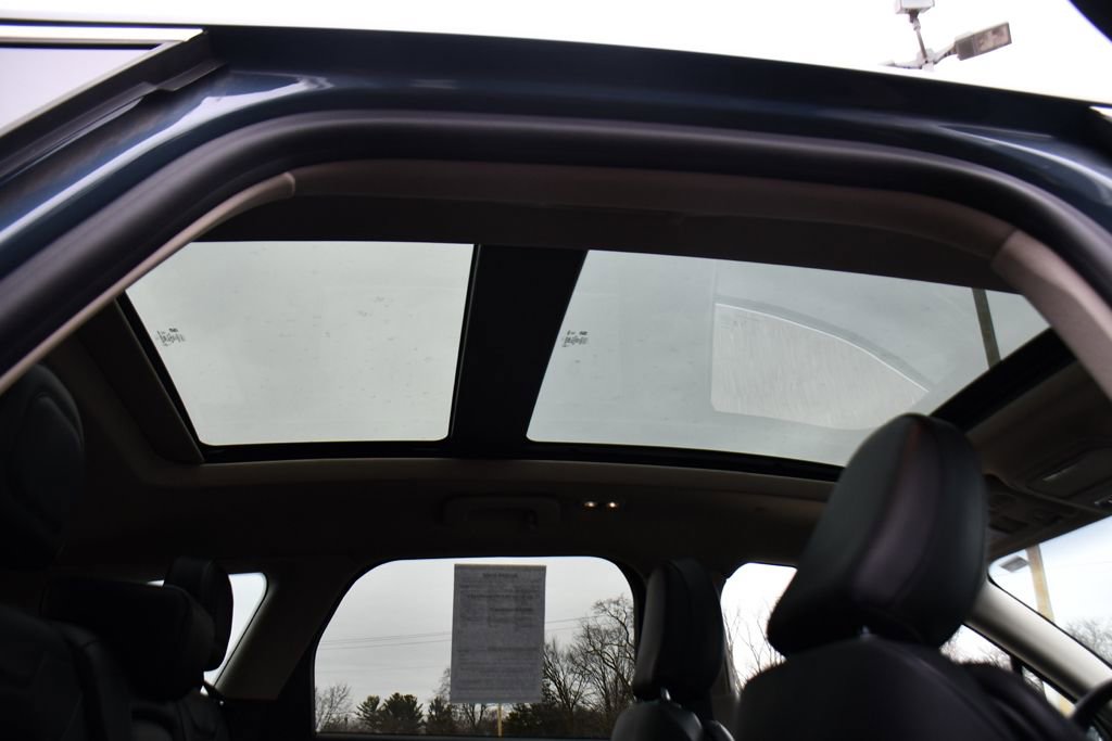 Used 2023 Lincoln Corsair Reserve w/ Equipment Group 201A image 17