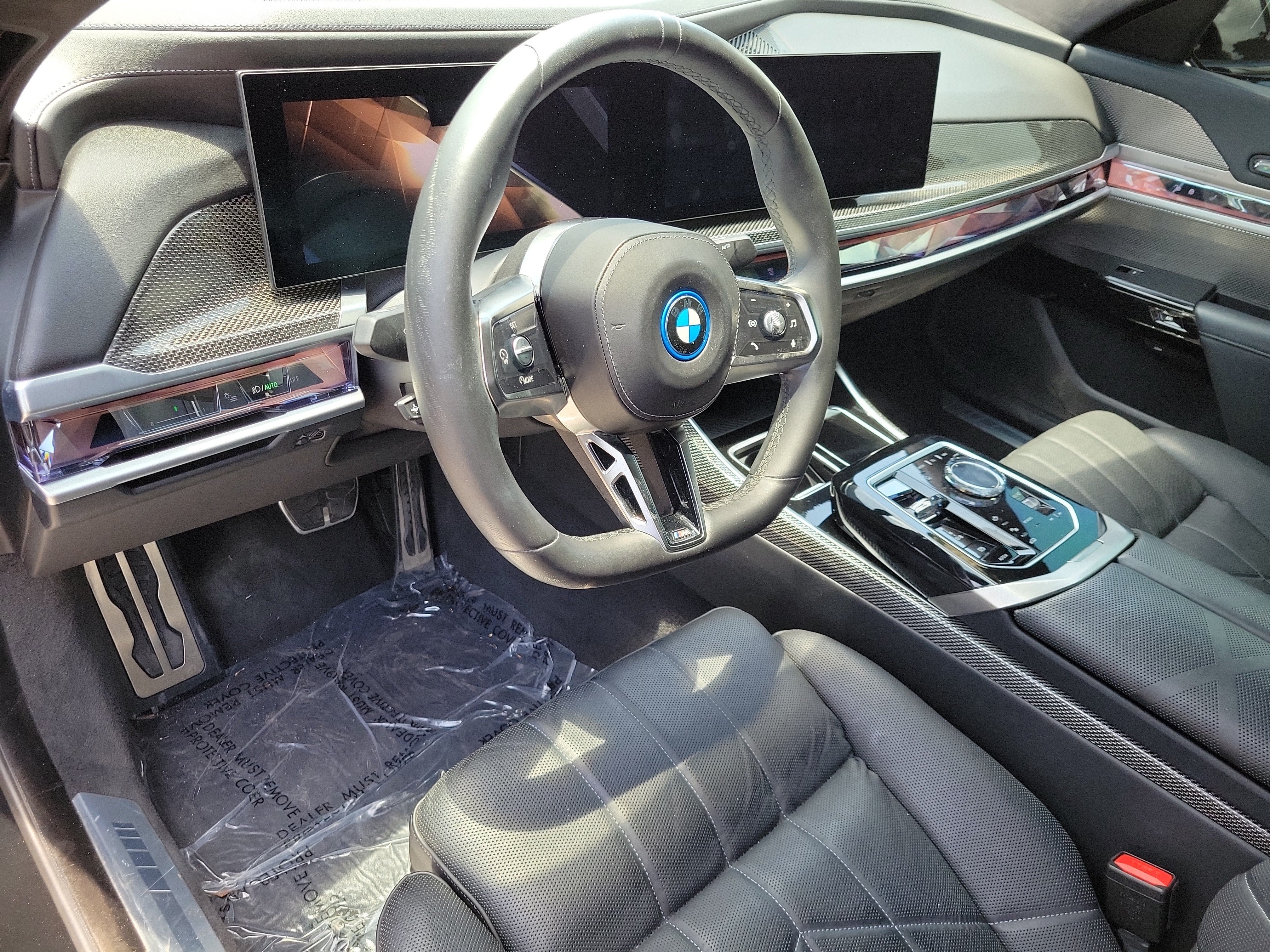 Used 2023 BMW i7 xDrive60 AWD/4WD image 13