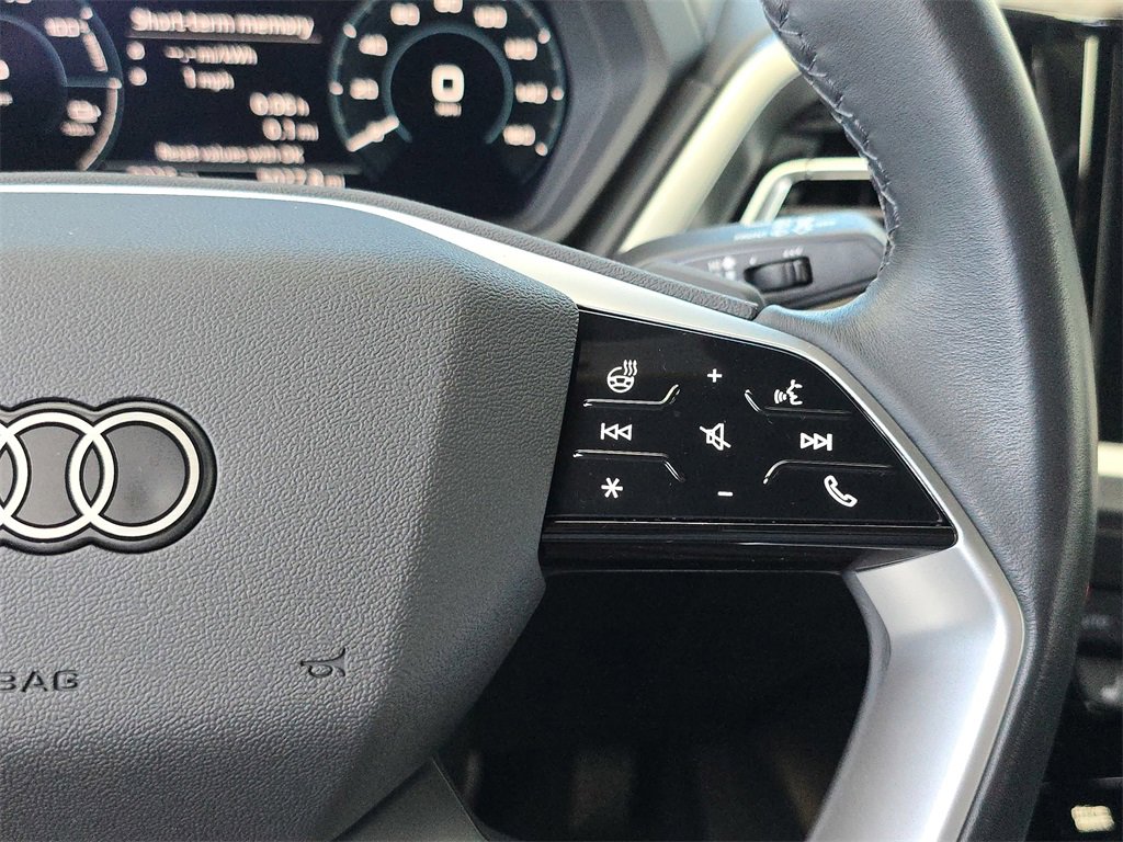 Used 2024 Audi Q4 e-tron Prestige image 25