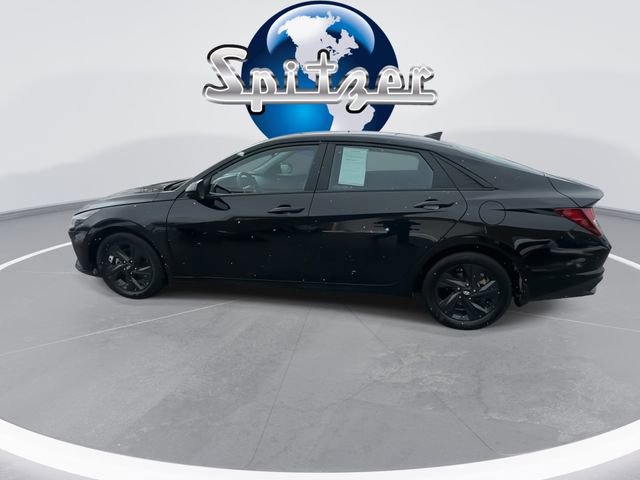 Used 2023 Hyundai Elantra SEL w/ Winter Weather Package image 6