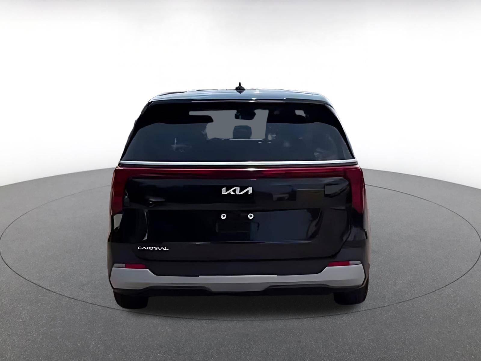 Used 2026 Kia Carnival FWD image 9