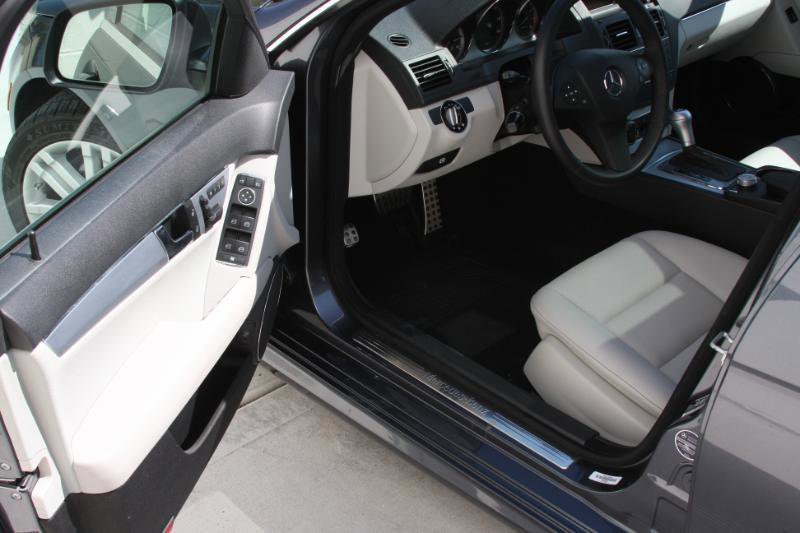 Used 2009 Mercedes-Benz C 300 Sport image 23