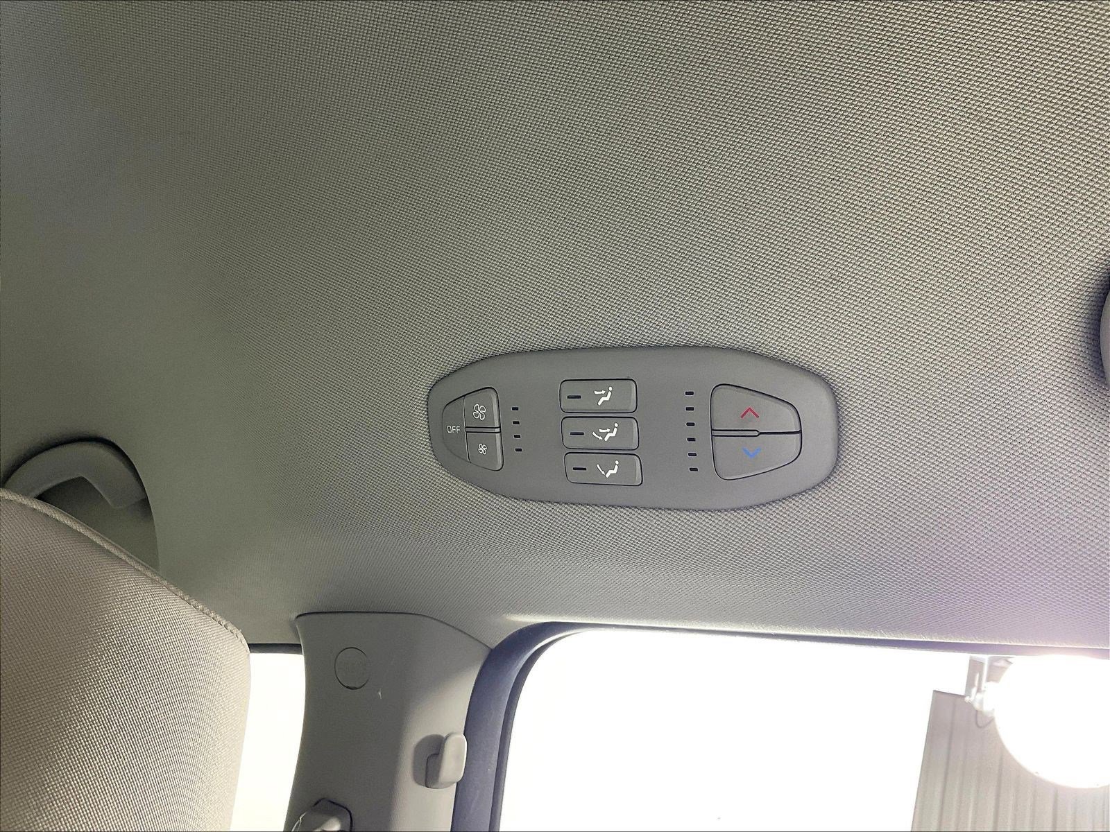 Used 2020 Kia Sedona L FWD image 38