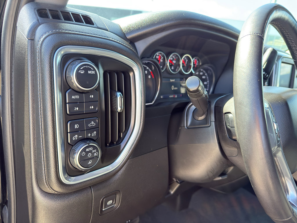Used 2022 Chevrolet Silverado 1500 RST AWD/4WD image 16