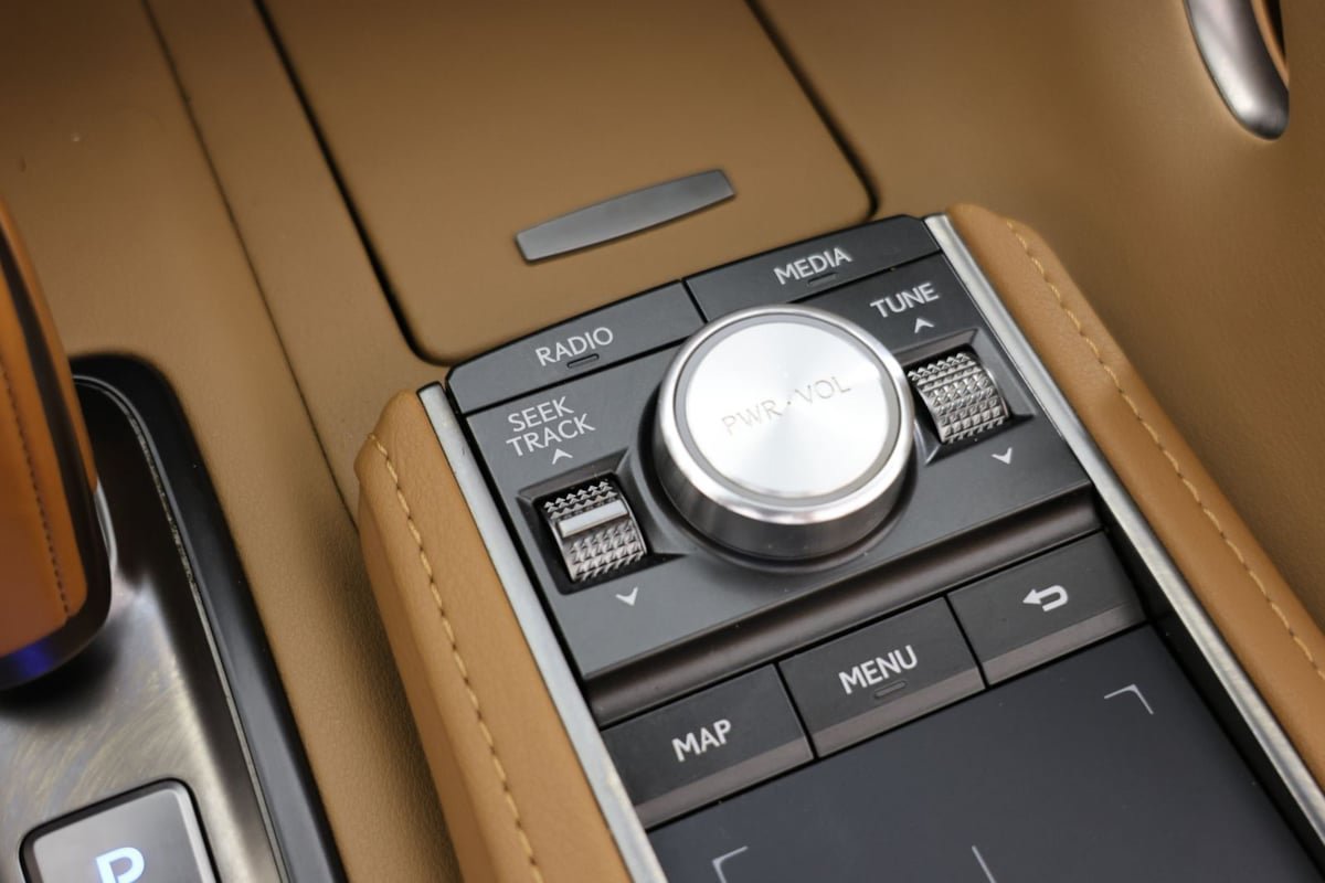 Used 2022 Lexus LC 500 Convertible w/ Touring Package RWD image 31