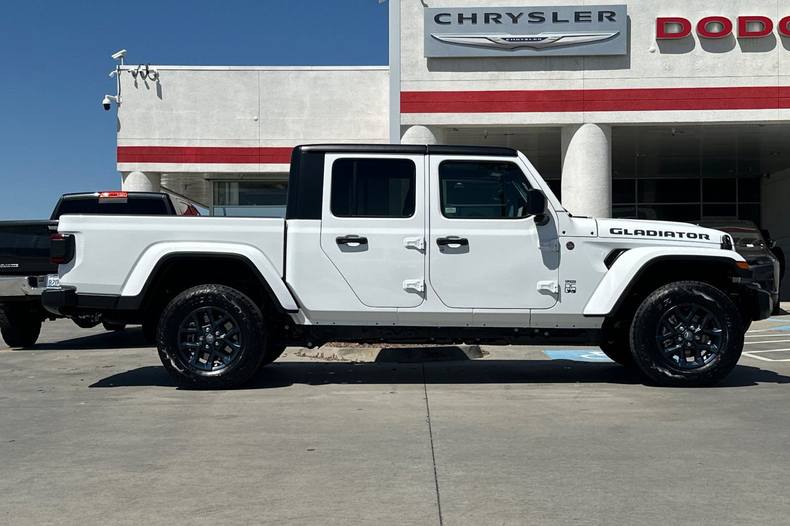 New 2026 Jeep Gladiator Sport AWD/4WD image 8