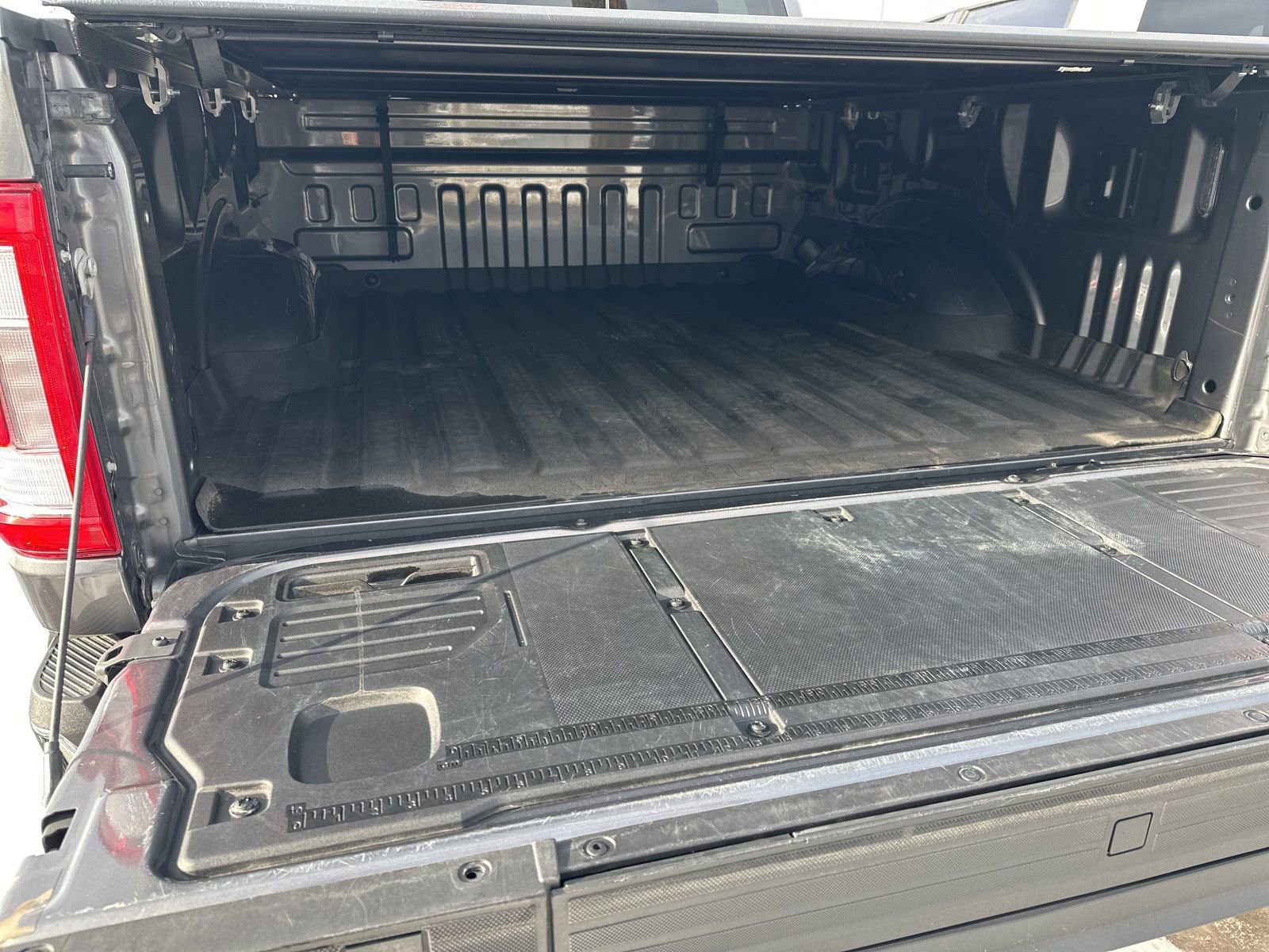 Used 2022 Ford F150 Lariat image 5