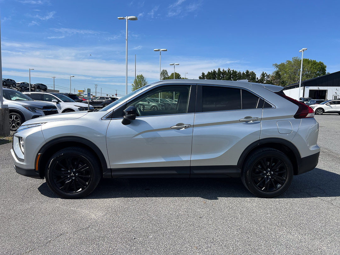 Used 2024 Mitsubishi Eclipse Cross AWD image 2