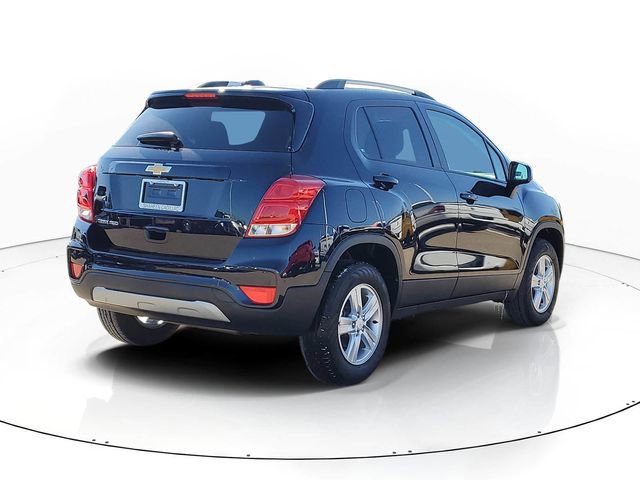 Used 2022 Chevrolet Trax LT w/ LT Convenience Package image 3
