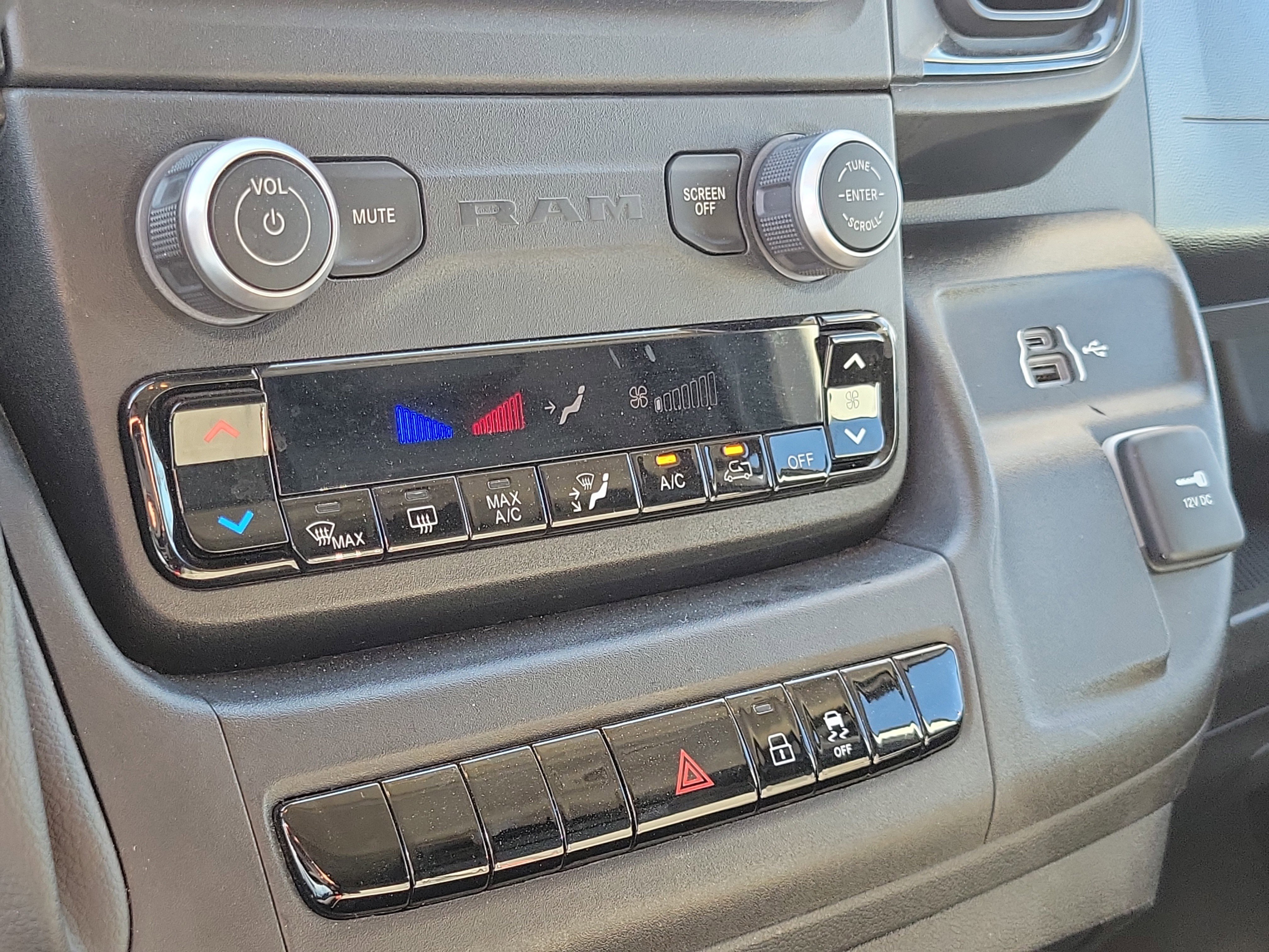 Used 2023 RAM ProMaster 1500 w/ Convenience Group image 34