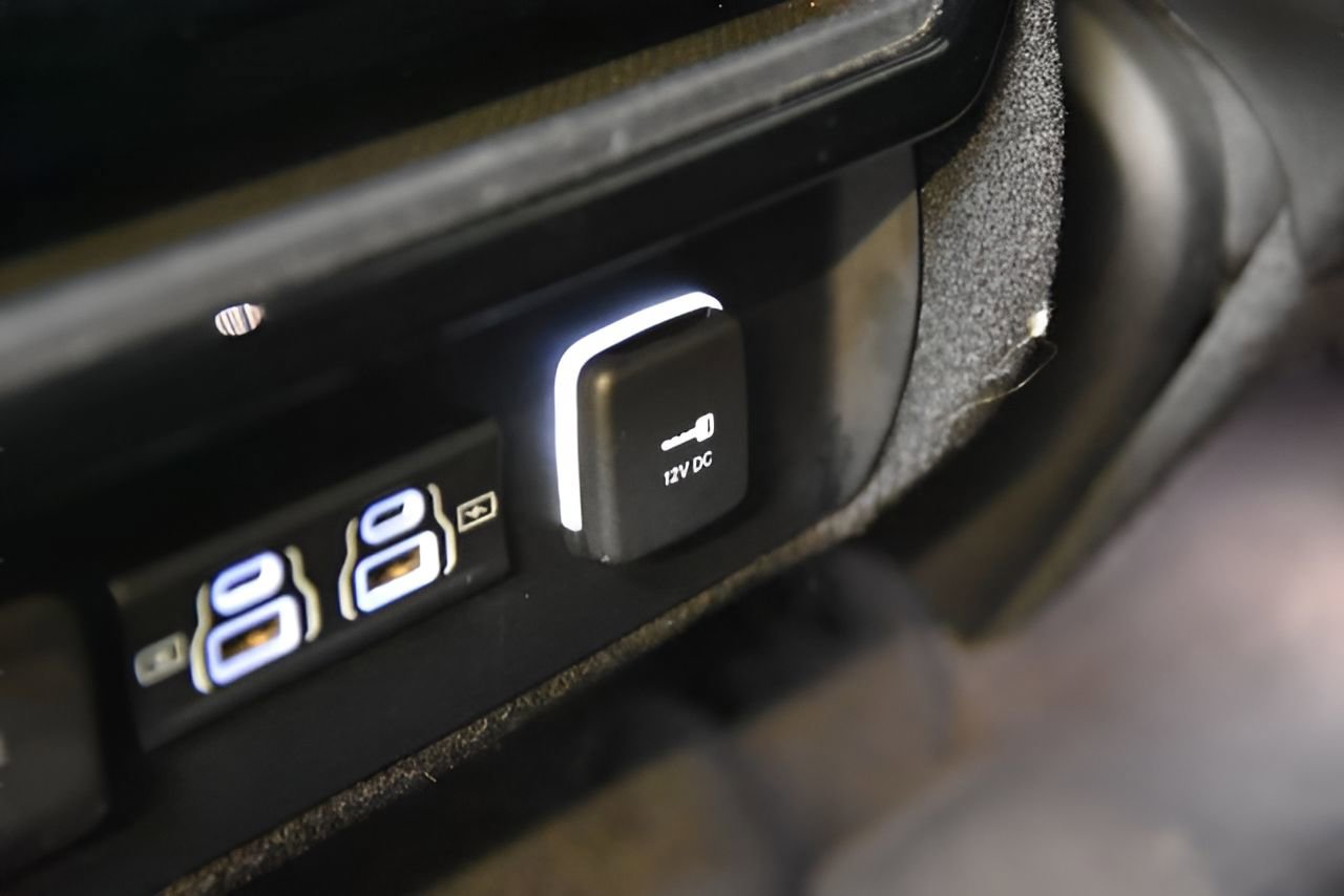 Used 2023 Jeep Wagoneer L Series III RWD image 39