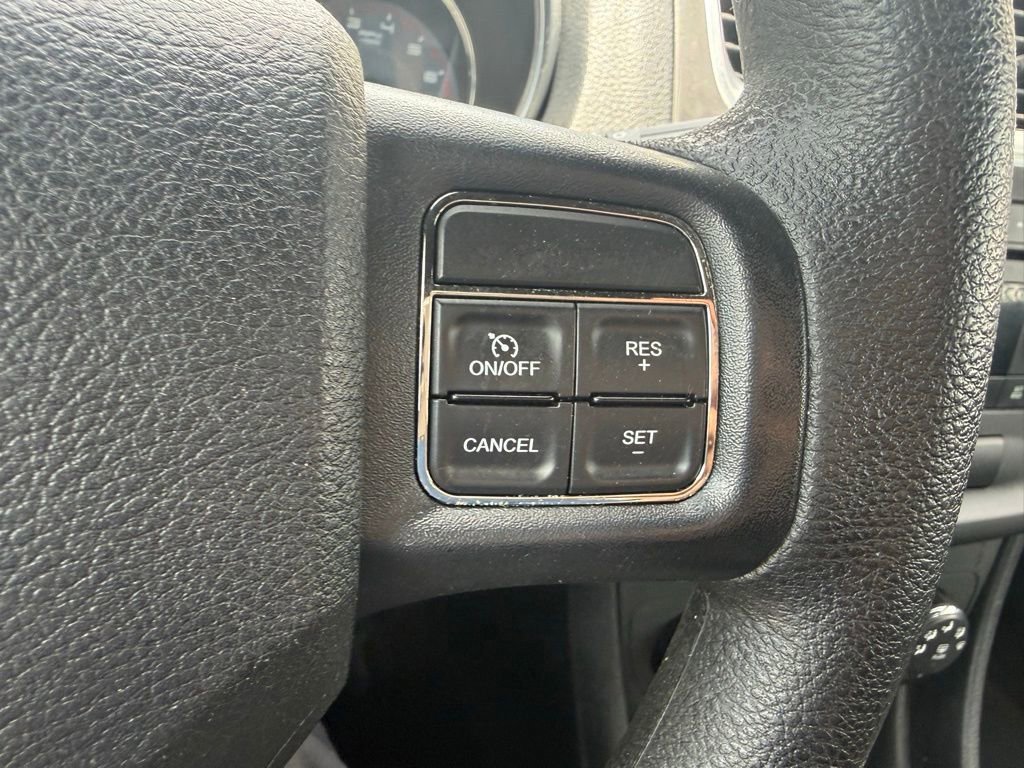 Used 2013 Dodge Avenger SE FWD image 19