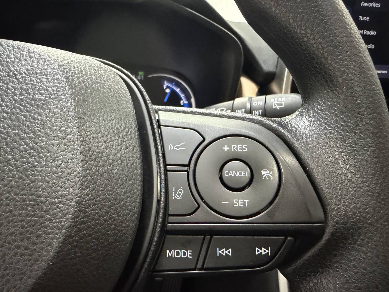 Used 2023 Toyota RAV4 XLE w/ Convenience Package AWD/4WD image 15