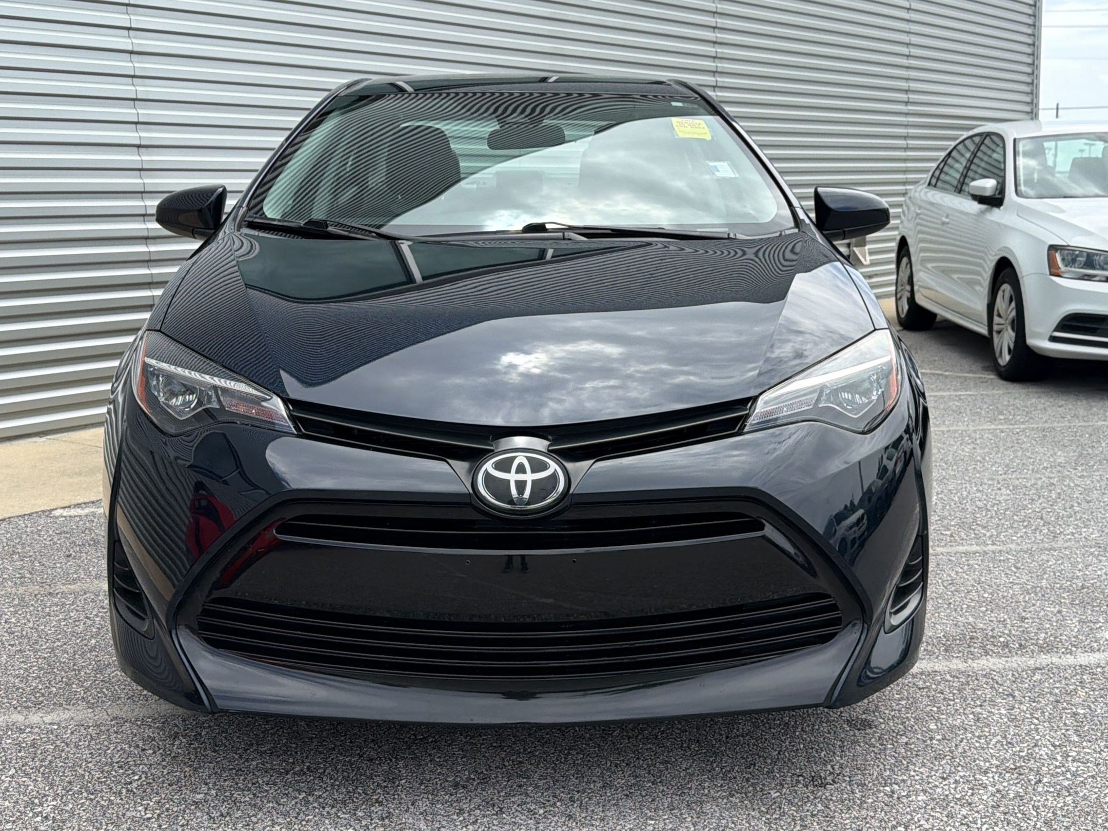 Used 2019 Toyota Corolla LE FWD image 3