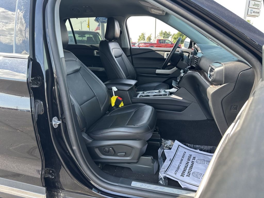 Used 2024 Ford Explorer Limited image 31
