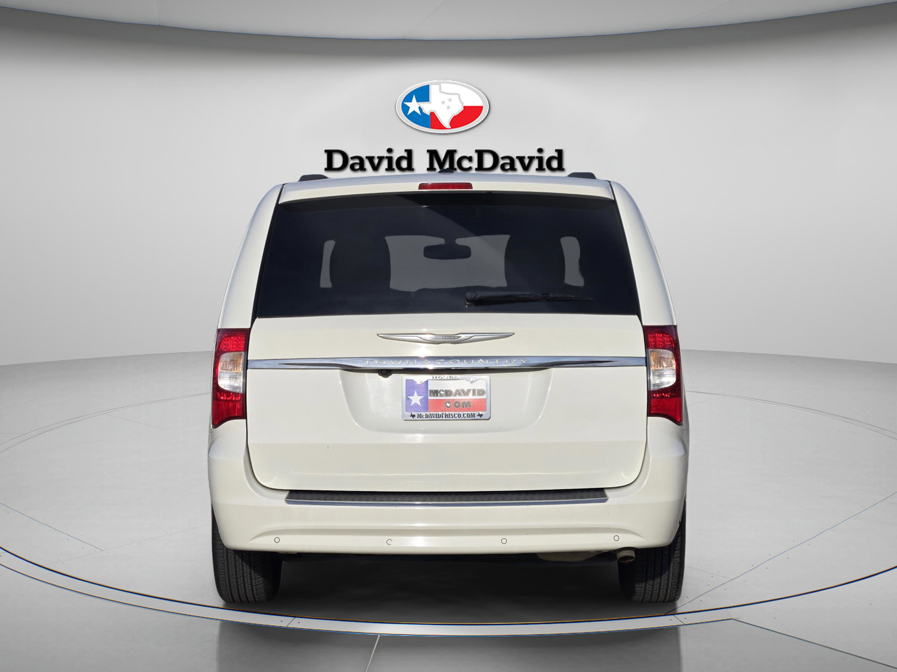 Used 2013 Chrysler Town & Country Touring-L w/ Driver Convenience Group FWD image 5
