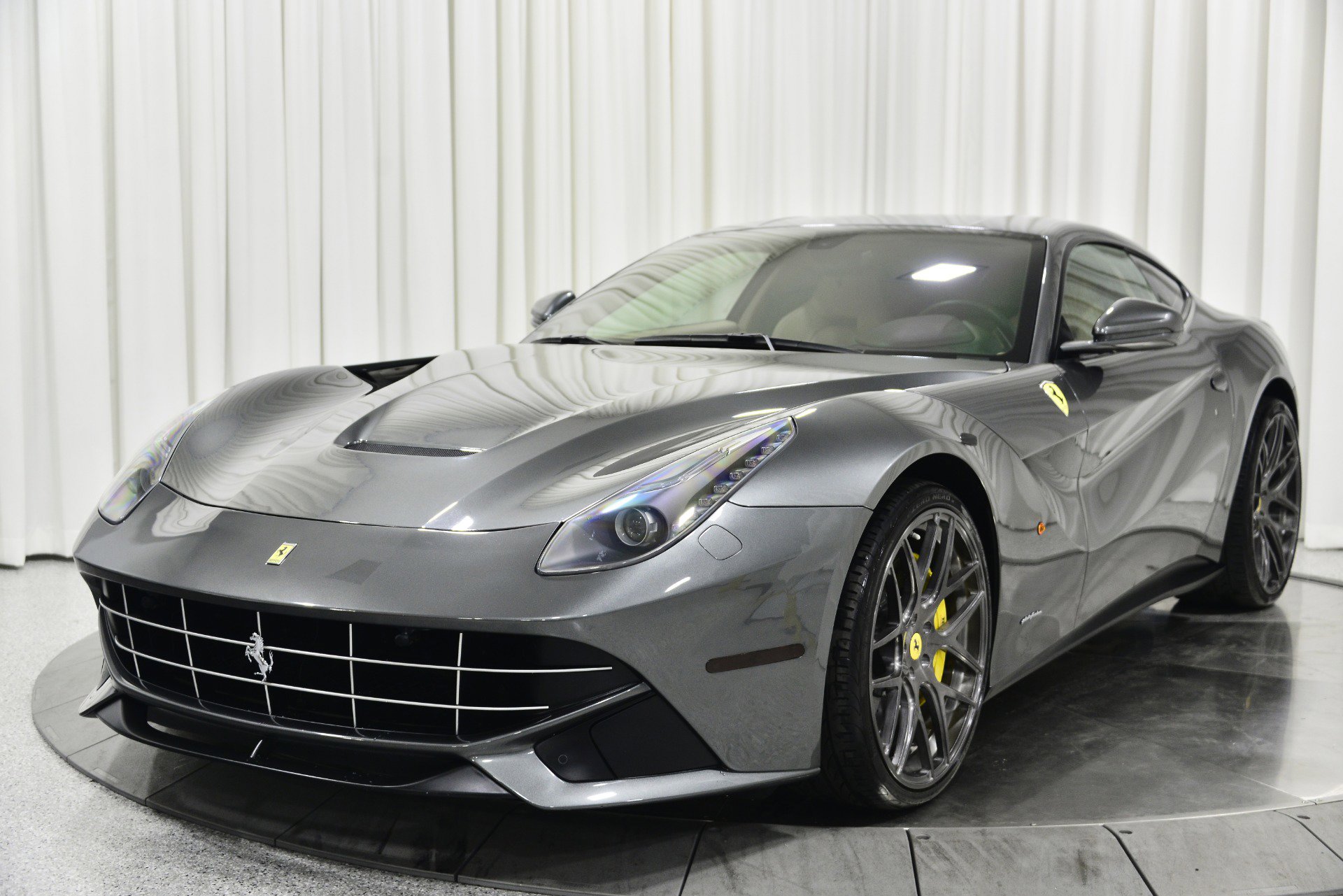 Used 2015 Ferrari F12 Berlinetta image 5