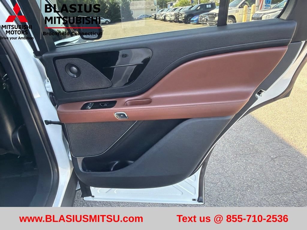 Used 2025 Lincoln Aviator Reserve AWD/4WD image 41