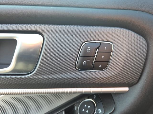 Used 2025 Ford Explorer ST image 24