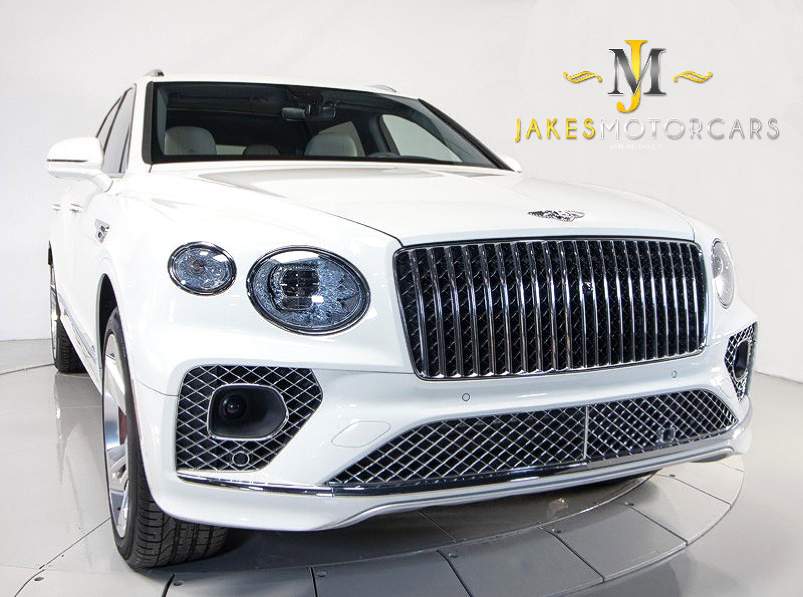 Used 2023 Bentley Bentayga Extended Wheelbase image 18
