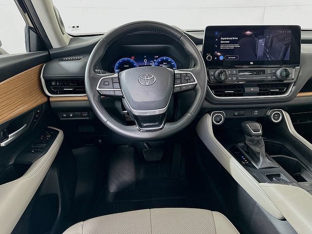 Used 2024 Toyota Grand Highlander AWD image 24