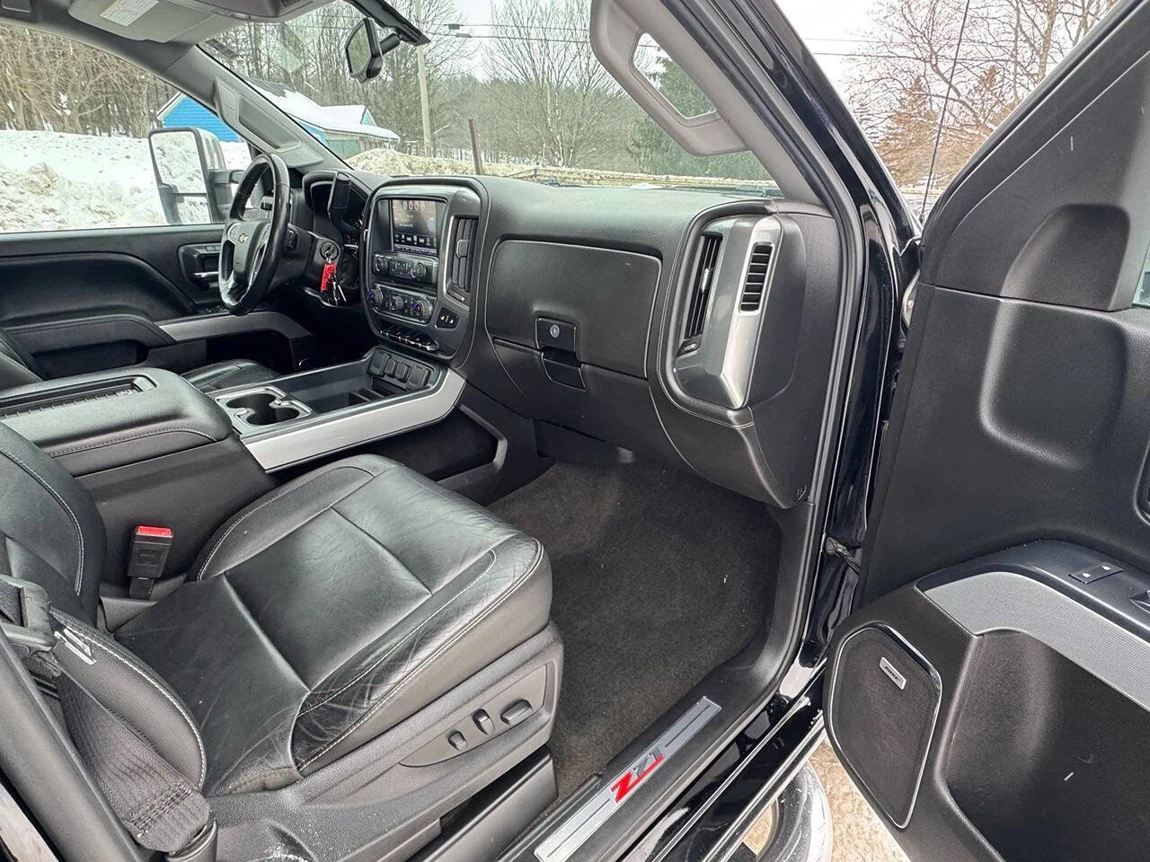 Used 2018 Chevrolet Silverado 2500 LTZ w/ Vortec Plus Package image 15