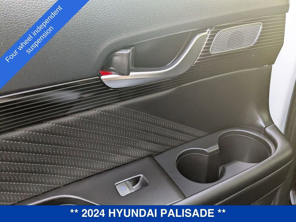 Used 2024 Hyundai Palisade Calligraphy image 31