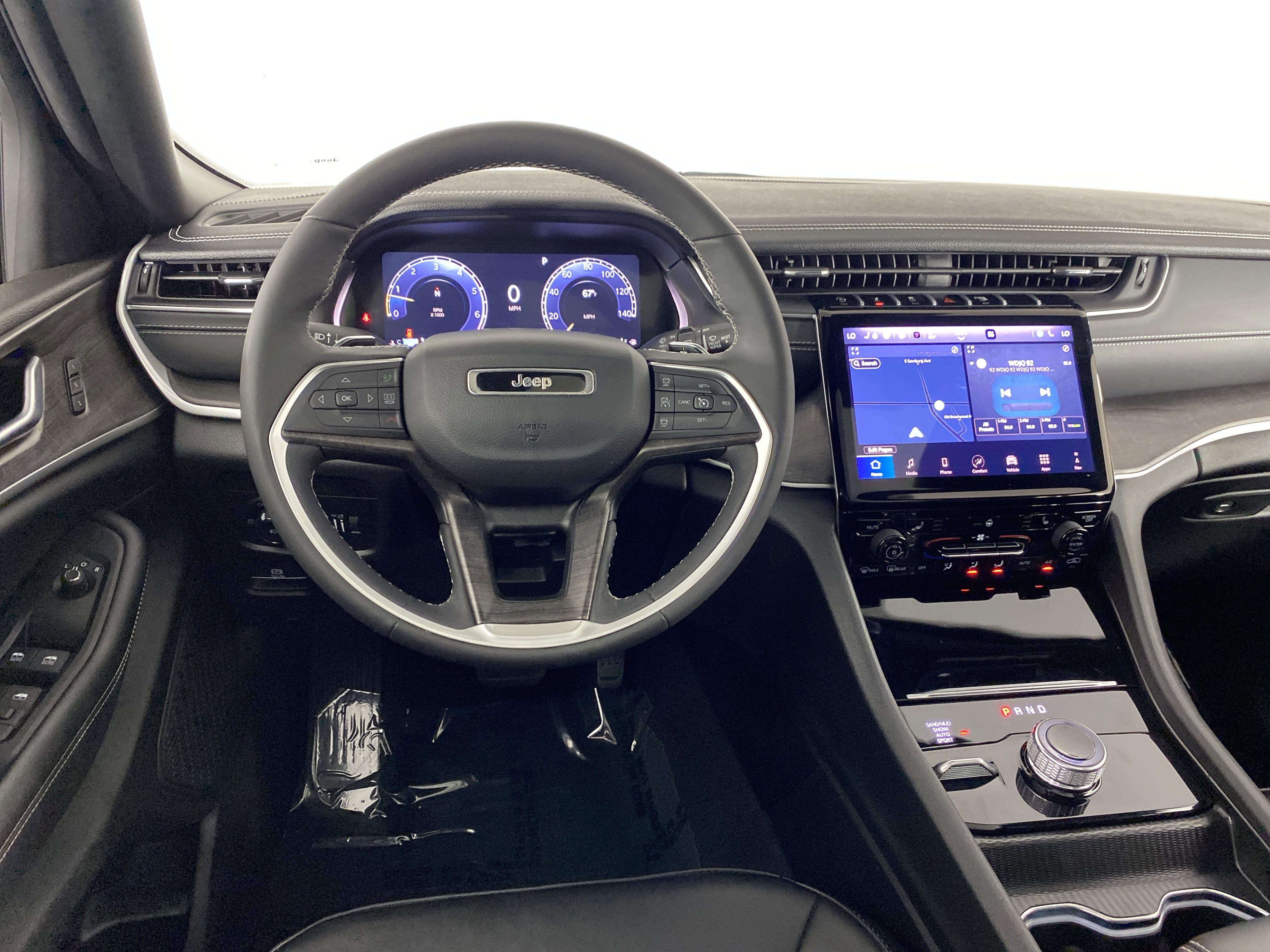 Used 2024 Jeep Grand Cherokee Limited AWD/4WD image 43