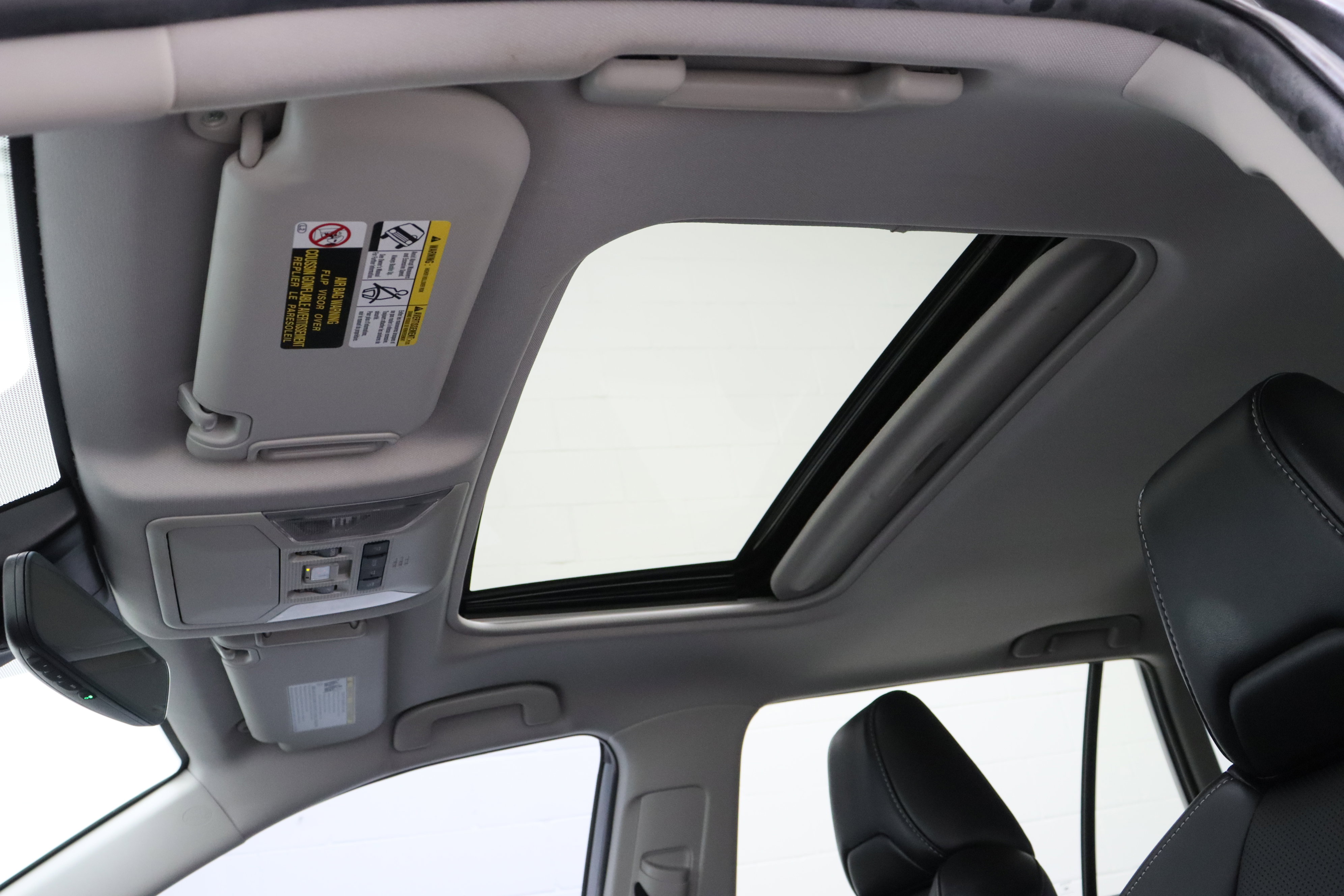 Certified 2022 Toyota RAV4 Limited FWD image 27