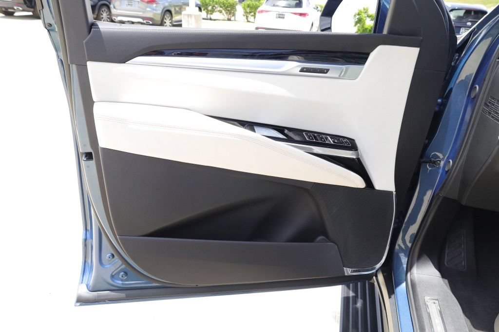 Used 2026 Cadillac Escalade Sport RWD image 26