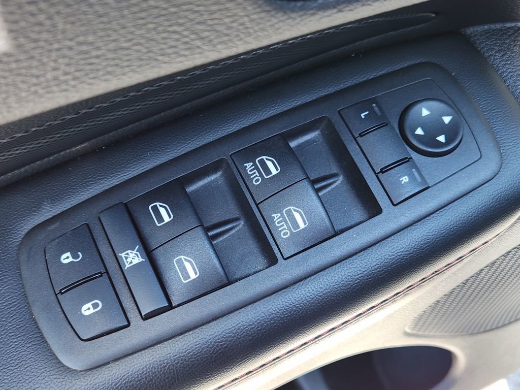 Certified 2025 Dodge Durango GT image 18