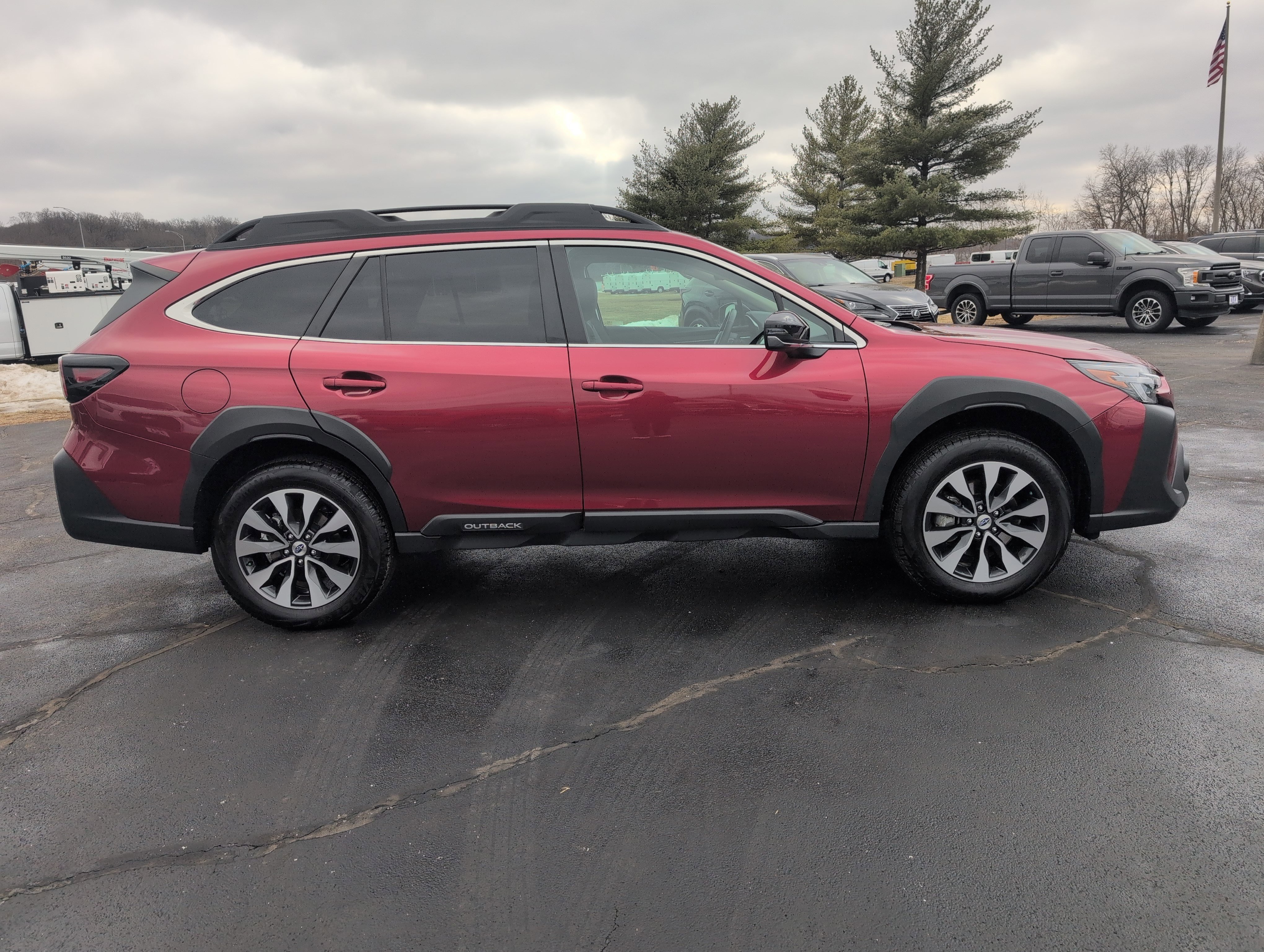 Used 2025 Subaru Outback Limited image 6