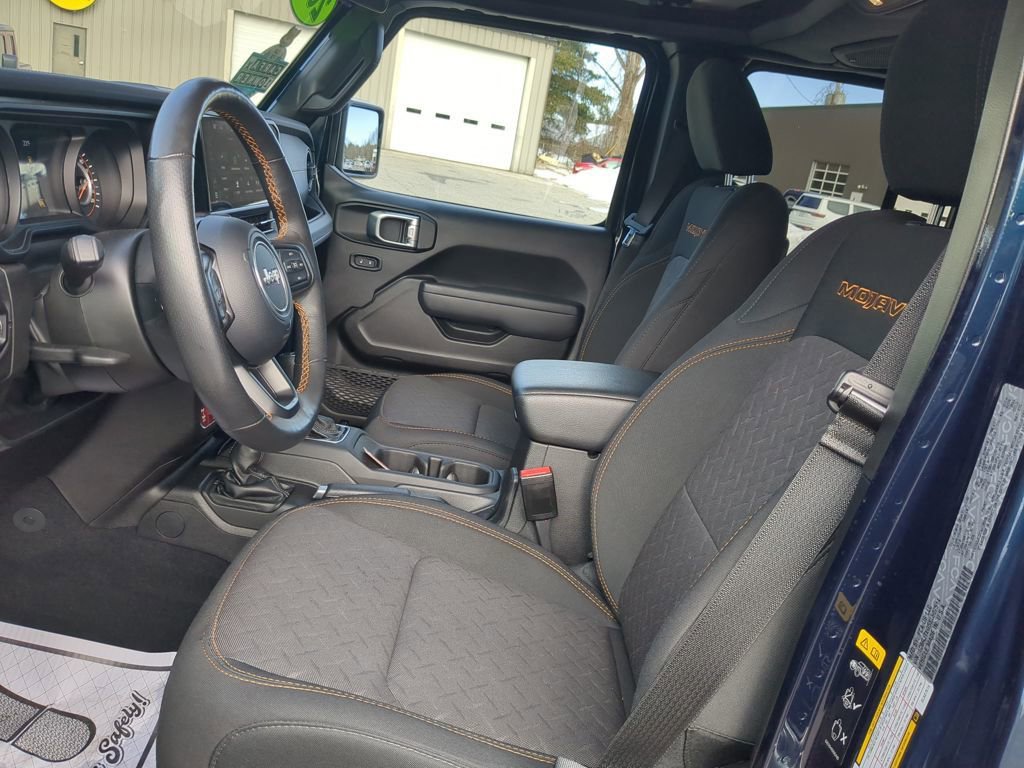Used 2025 Jeep Gladiator Mojave w/ Convenience Group image 13