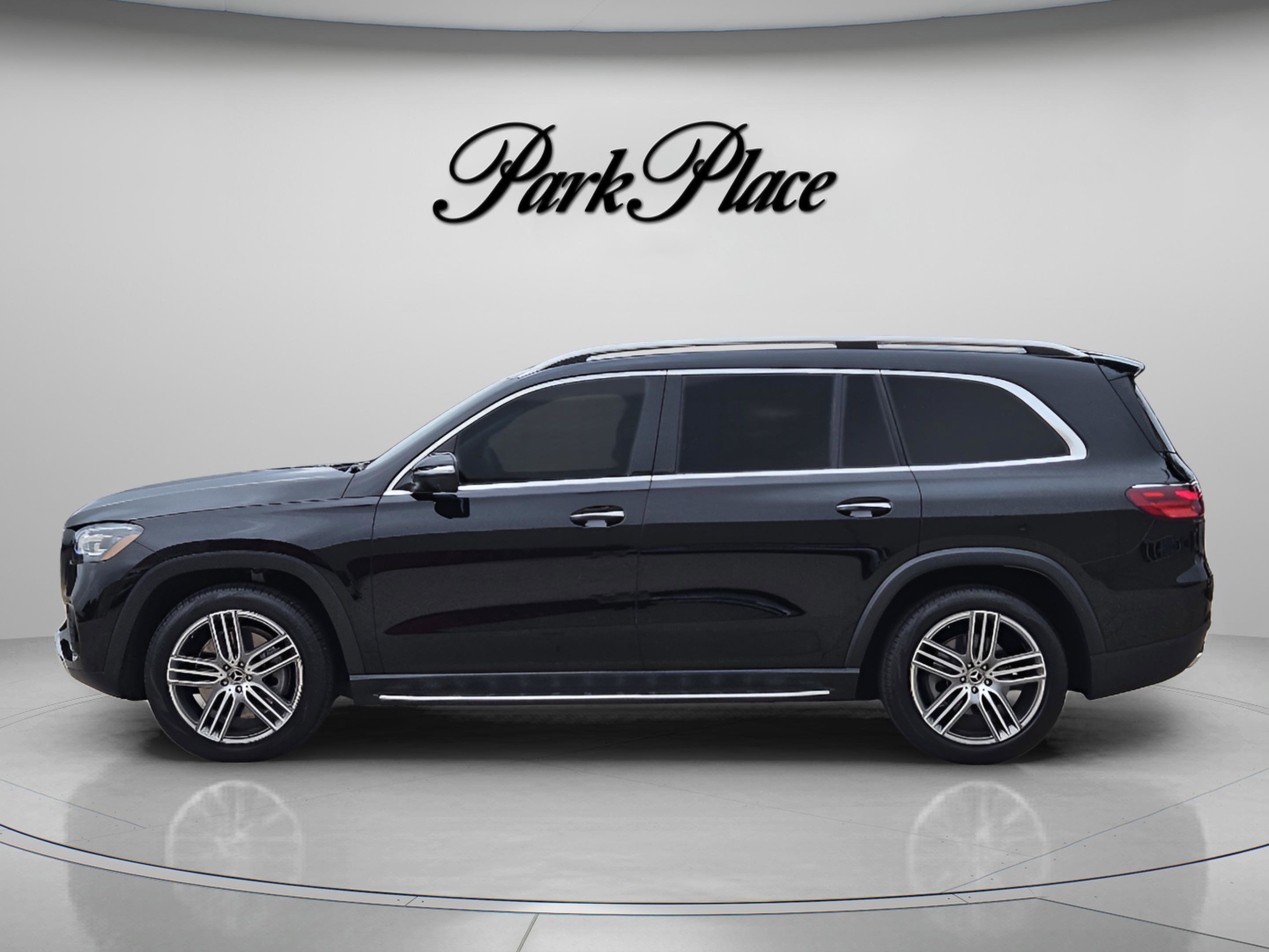 Certified 2026 Mercedes-Benz GLS 450 4MATIC image 2