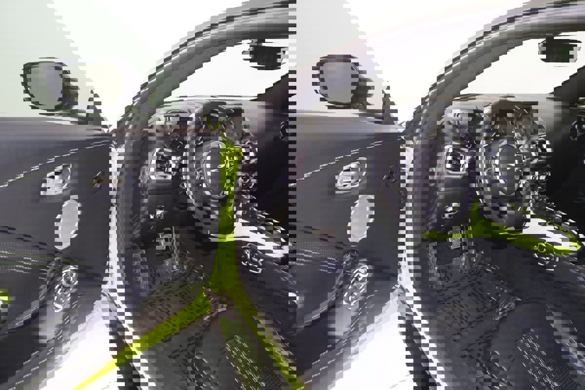 Used 2019 Aston Martin V8 Vantage Coupe RWD image 76