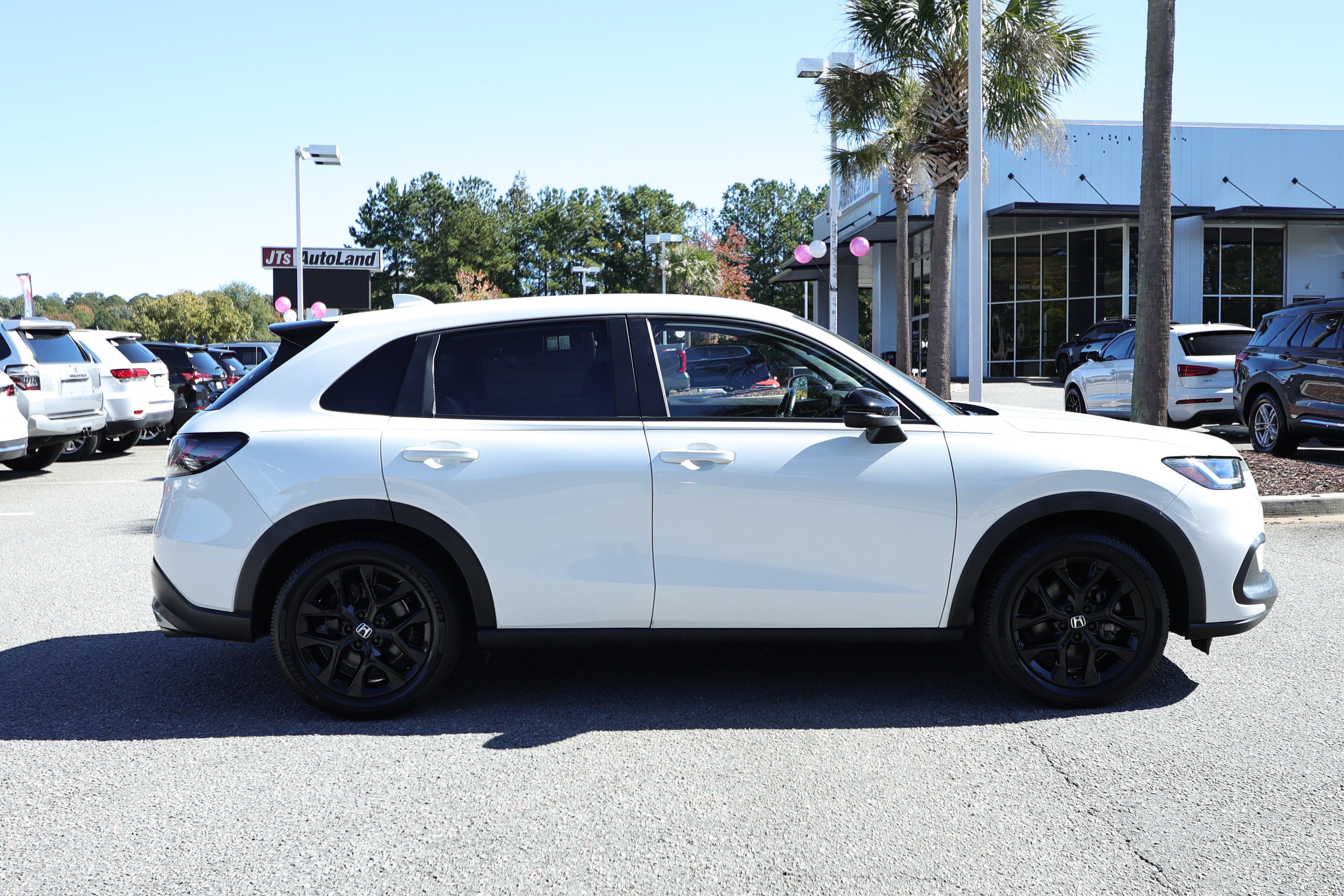 Used 2023 Honda HR-V Sport image 4