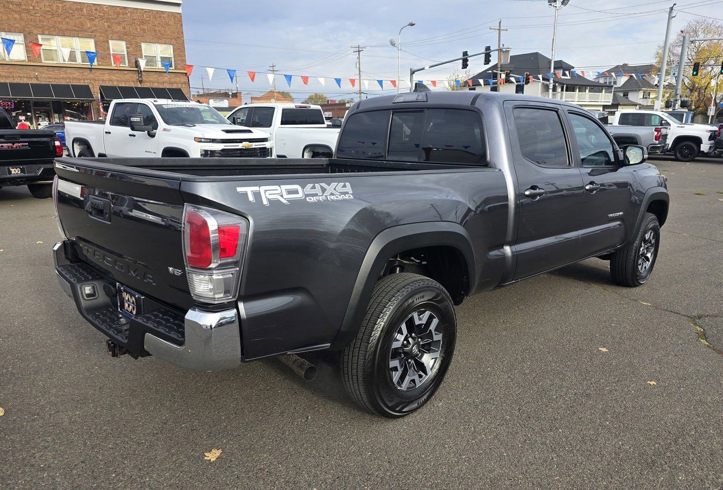 Used 2022 Toyota Tacoma TRD Off-Road image 9