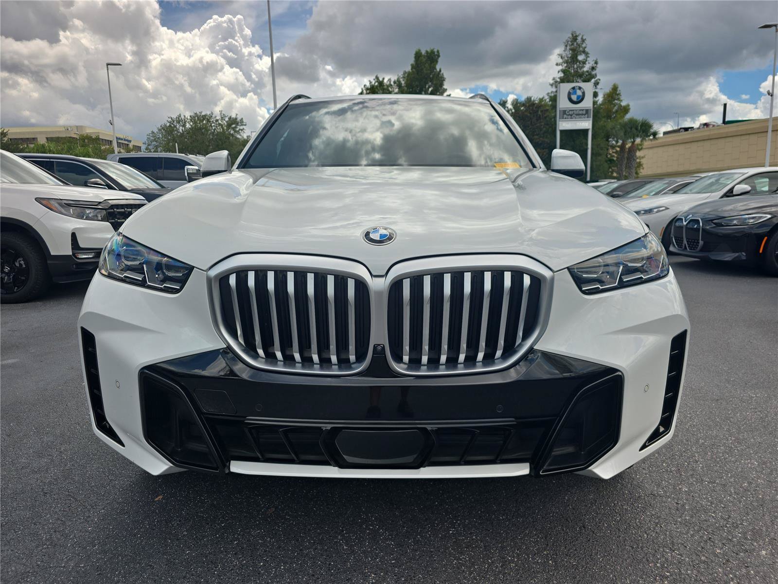 Certified 2024 BMW X5 xDrive40i w/ M Sport Package AWD/4WD image 2