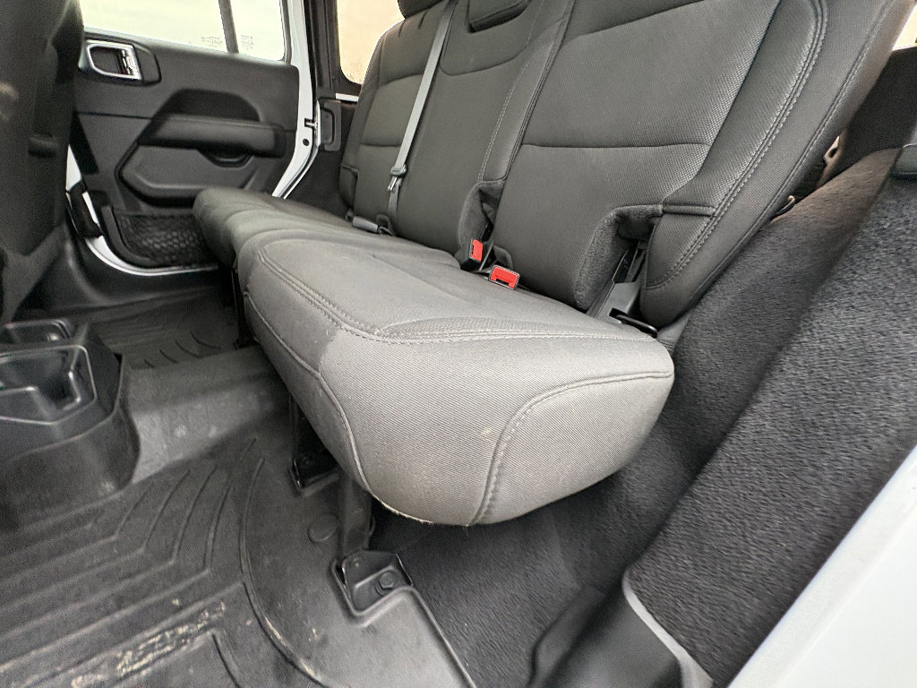 Used 2021 Jeep Wrangler Unlimited Sahara AWD/4WD image 20