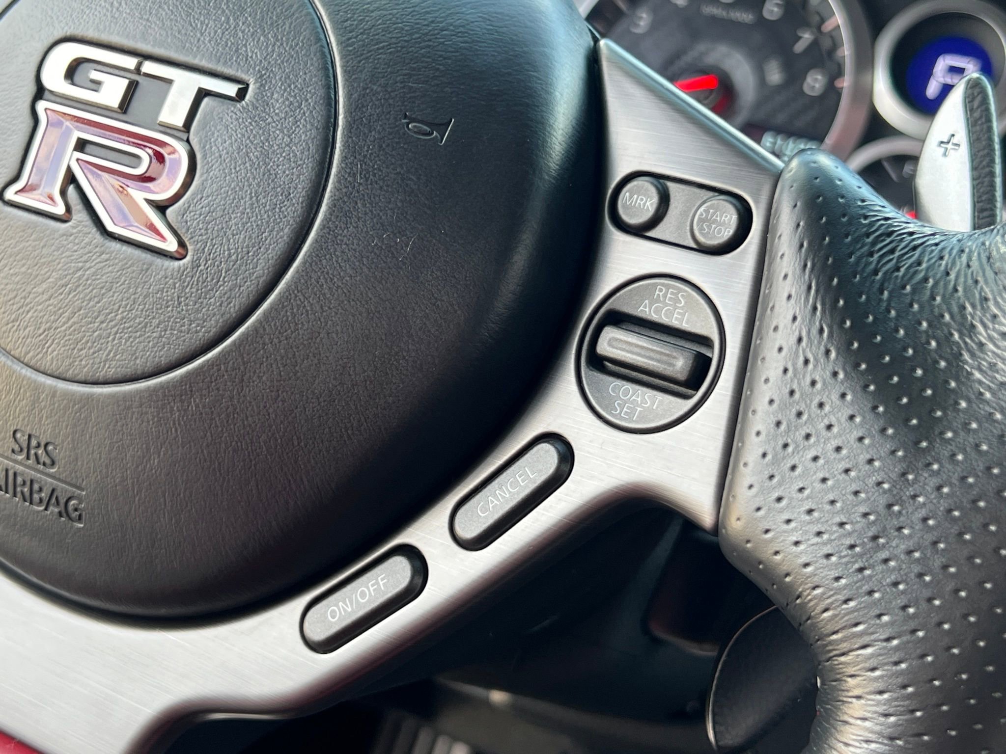 Used 2015 Nissan GT-R Black Edition image 23