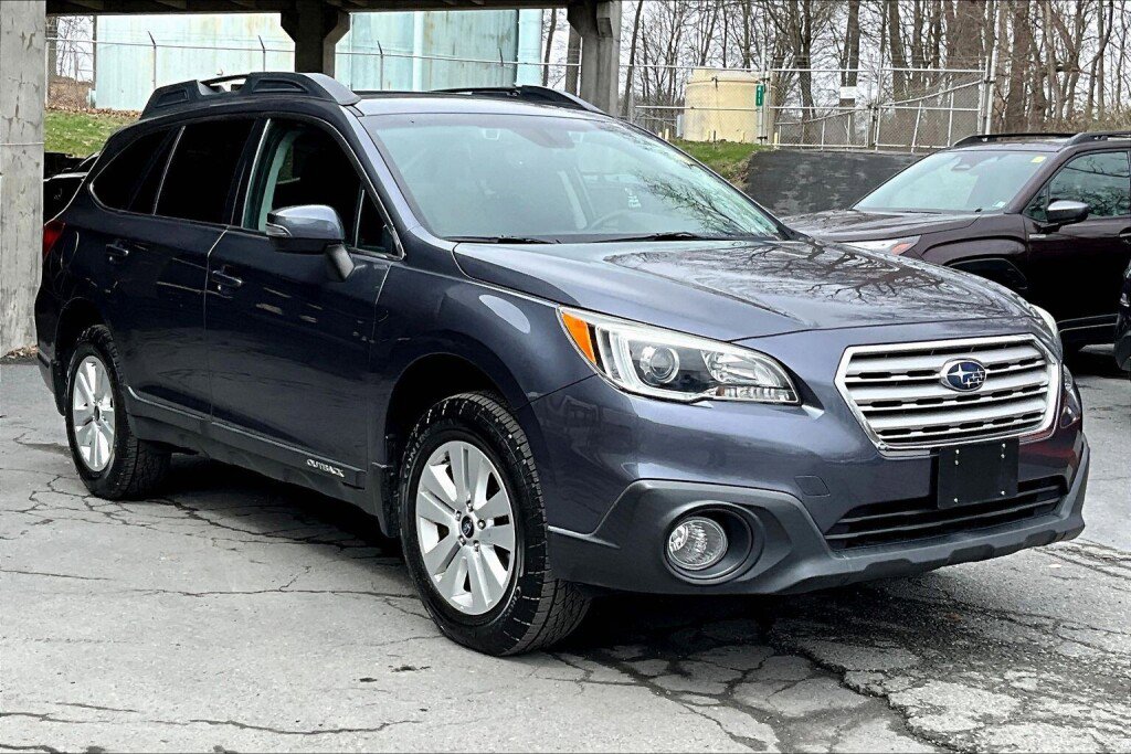 Used 2017 Subaru Outback 2.5i Premium image 18