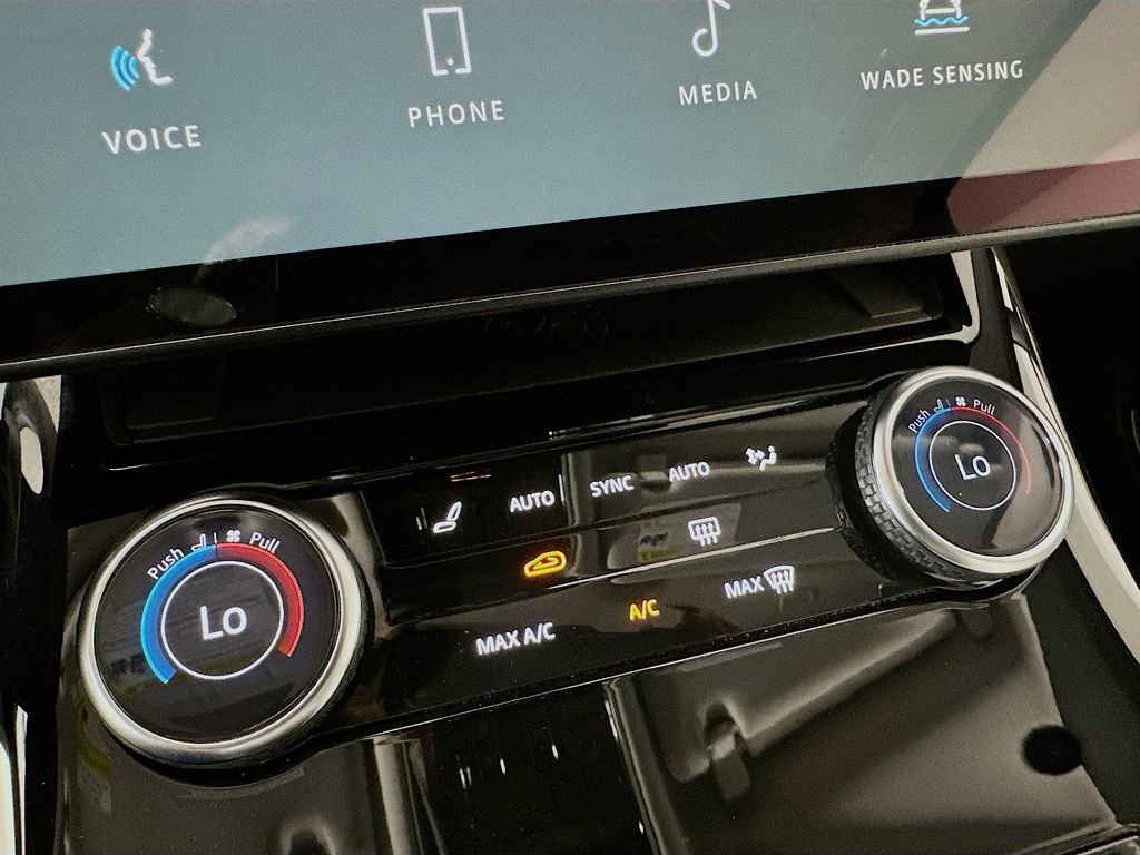 Used 2023 Land Rover Range Rover Sport SE image 18