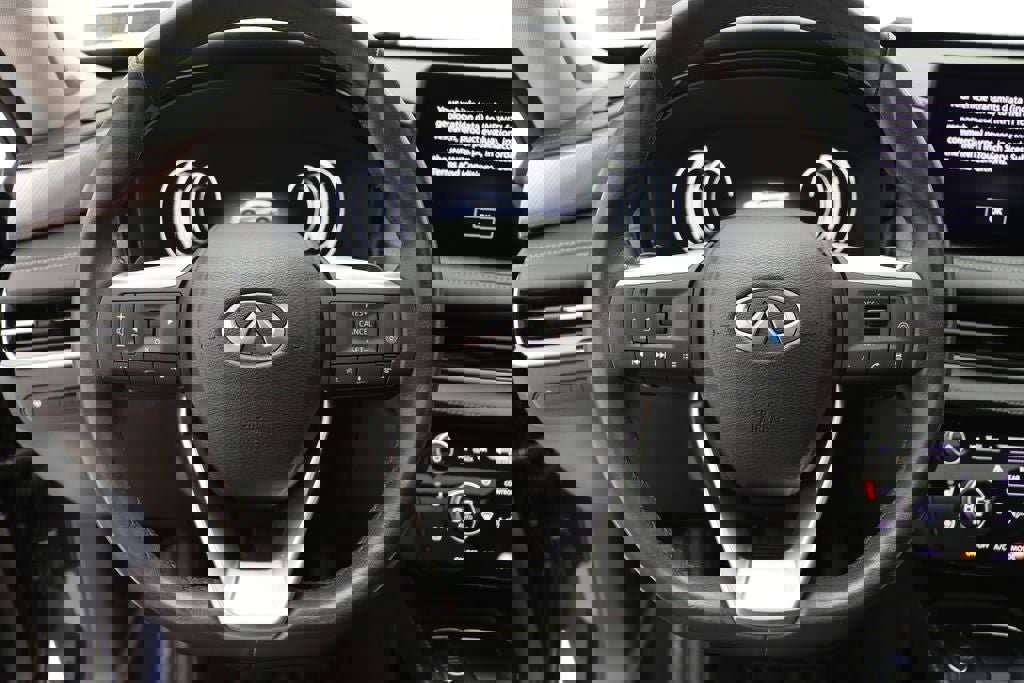 Used 2023 INFINITI QX60 Luxe w/ Performance Audio Package image 18