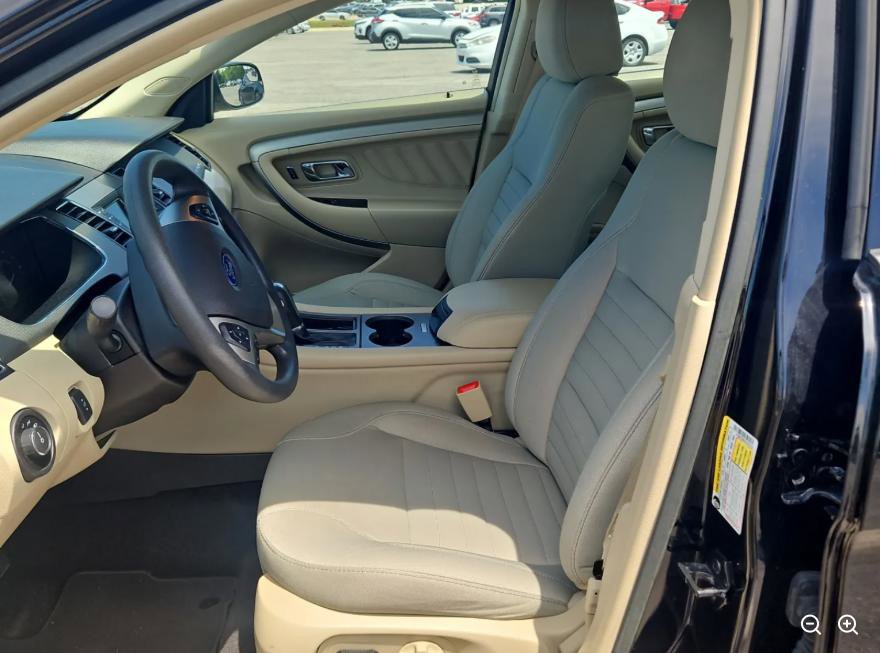 Used 2018 Ford Taurus SE FWD image 5