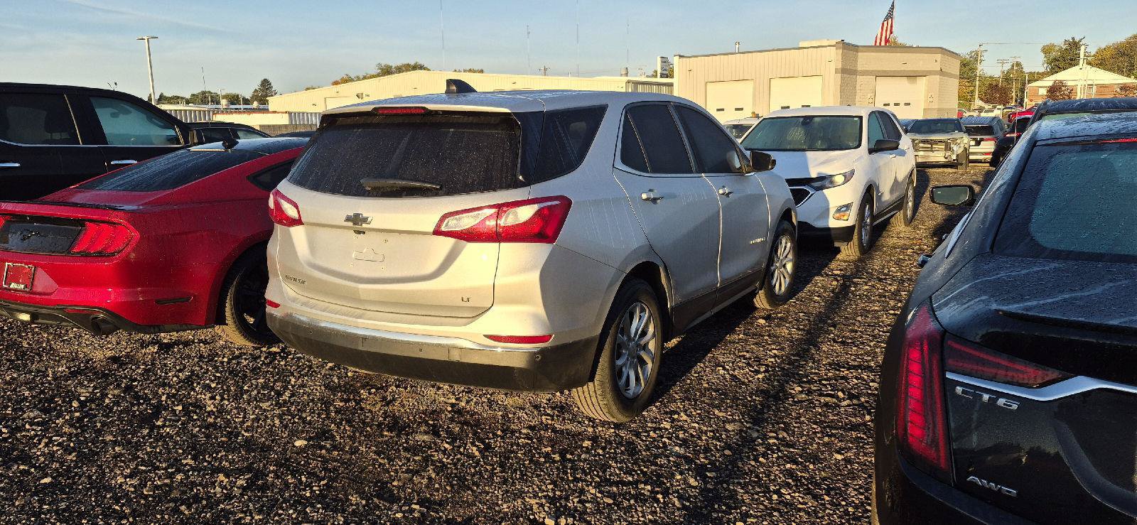 Used 2020 Chevrolet Equinox LT w/ Driver Convenience Package FWD image 3