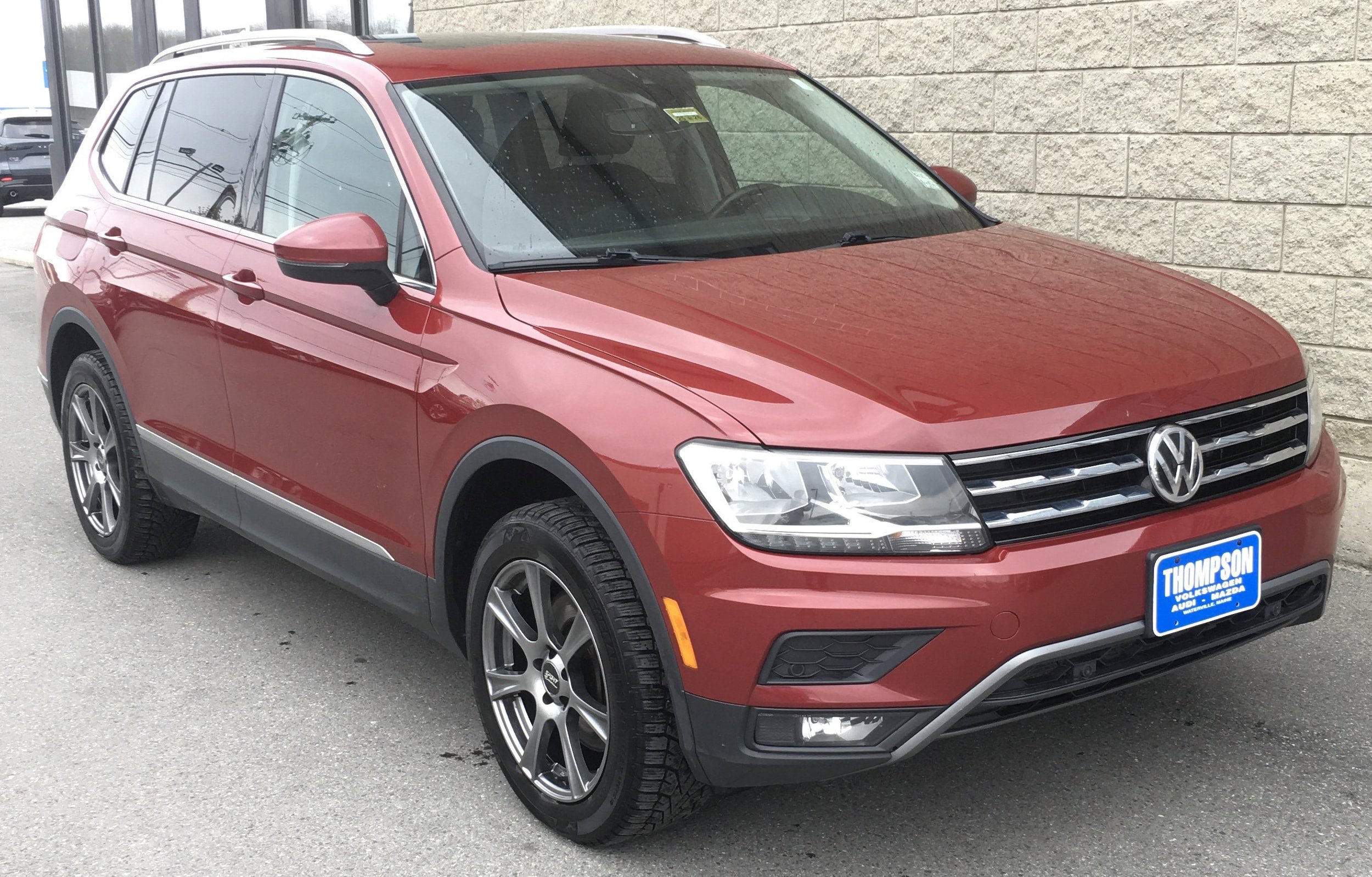 Used 2020 Volkswagen Tiguan SEL AWD/4WD image 1