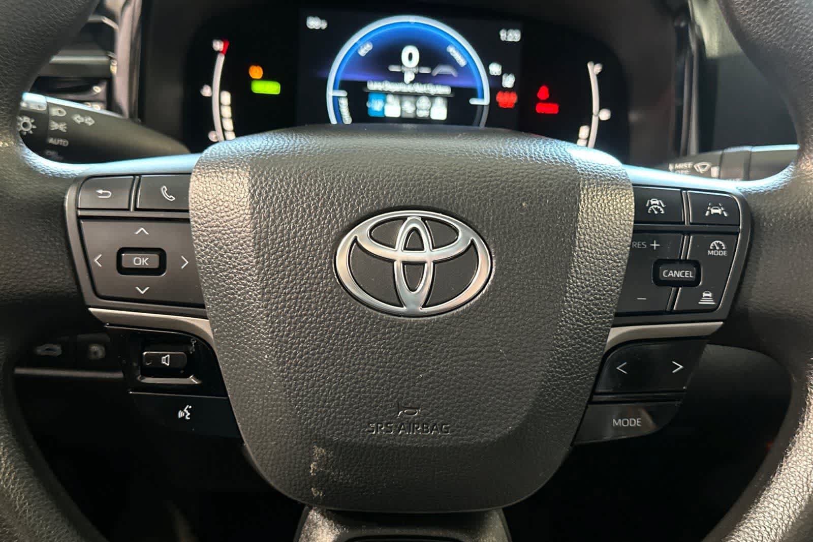 Used 2025 Toyota Camry LE FWD image 27